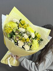 Авторский букет в солнечной гамме