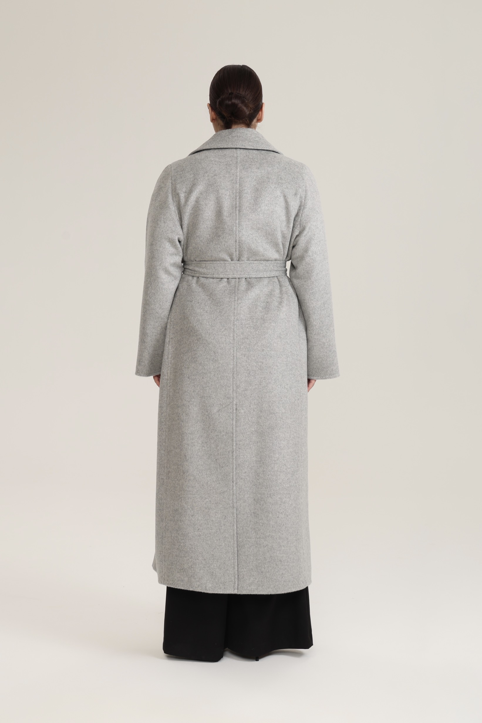 Пальто двубортное с отстрочкой, светло-серый