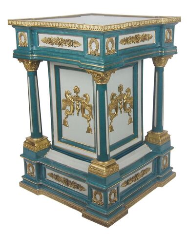 Подставки интерьерные