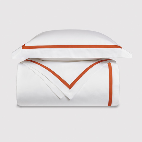 Постельное белье 2 спальное евро макси Сlaire&Caroll Nuage белое с оранжевым кантом