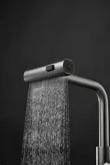 Смеситель для кухни BELZ B74811-3 выдвижной излив, нержавеющая сталь, графит