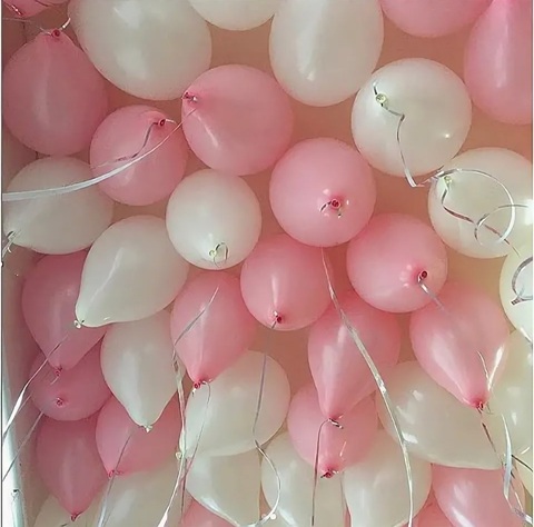 Заказать воздушные шары под потолок бело-розовые - украшение день рождения в Новосибирске