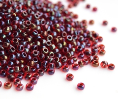 8/0 RR-0367 Garnet Lined Ruby AB