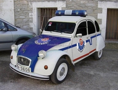 Citroen 2CV Ertzaintza Spain Police 1:43 DeAgostini World's Police Car #64