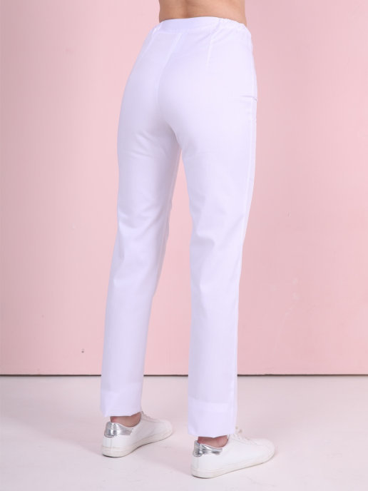 Белые медицинские брюки выполнены из качественной средней плотности ткани