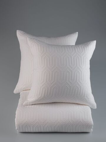 Покрывало 240х260 и 2 декоративные подушки 45х45 Claire Batiste Klee Greg белые