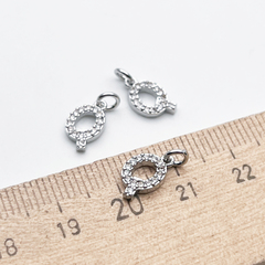 Подвеска Буква Q, родиевое покрытие, фианиты, размер 9*6 мм, цена за 1 шт