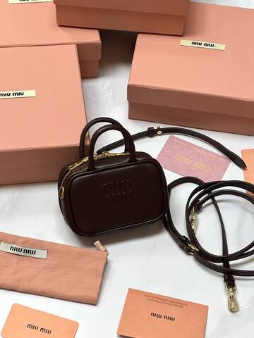 Мини сумка MIU MIU из натуральной кожи в тёмно-коричневом цвете