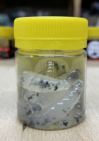 Форелевая силиконовая приманка COOL PLACE MAGGOT 1.6  цвет МОЛОЧНЫЙ (ЧЁРНАЯ КРОШКА) СЫР