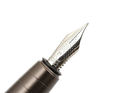 Перьевая ручка Faber-Castell Loom Gunmetal Matt перо F