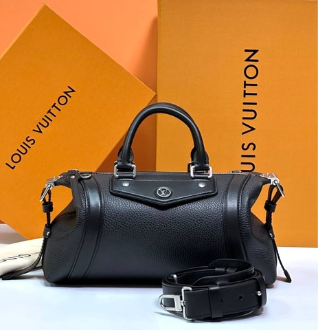 Сумка Louis Vuitton Biker, черный