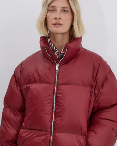 Пуховик бордовый