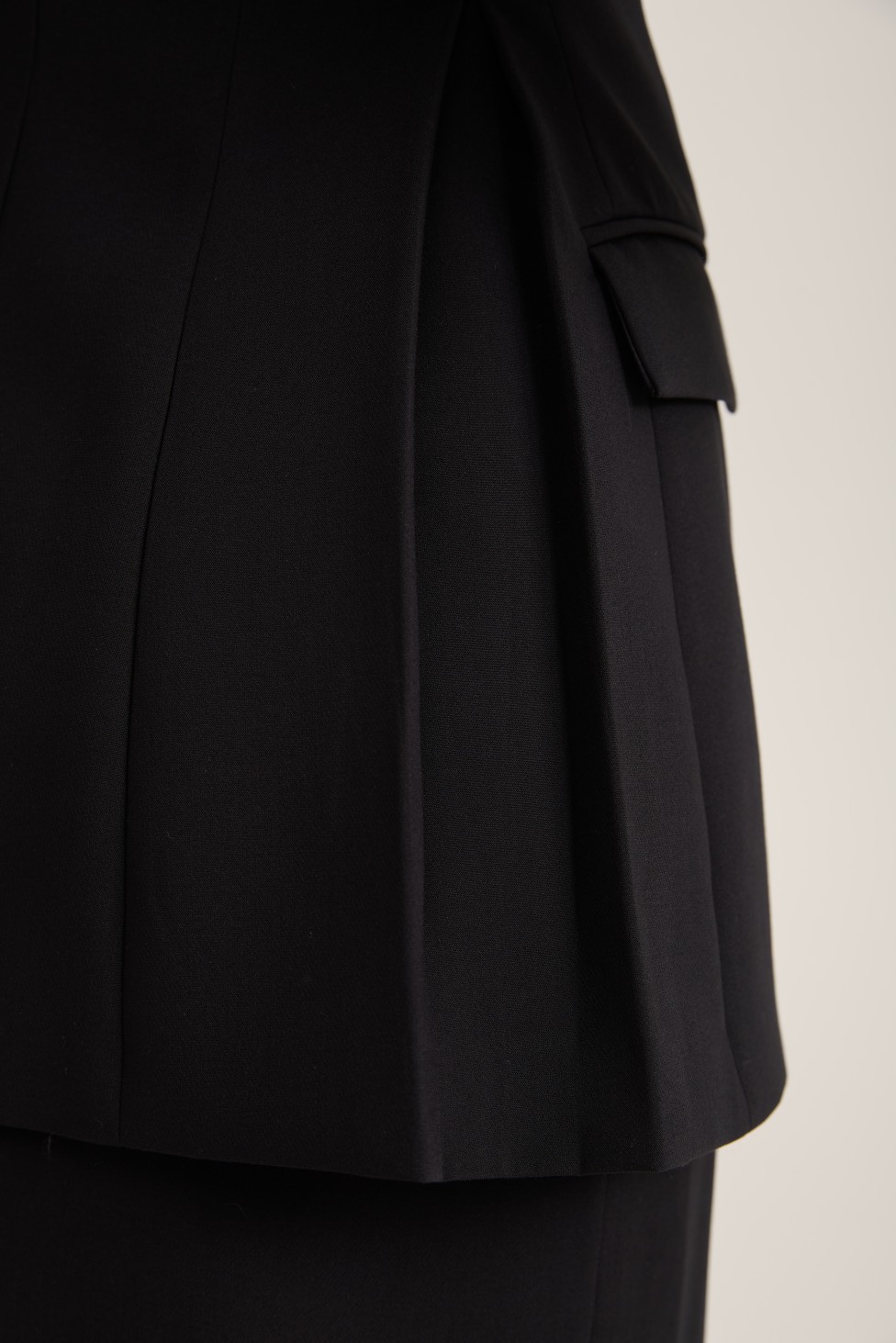 Жакет с объемными плечами, черный