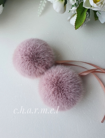 Eco-fur pompoms, 5 cm, color Sundae, 2 pieces