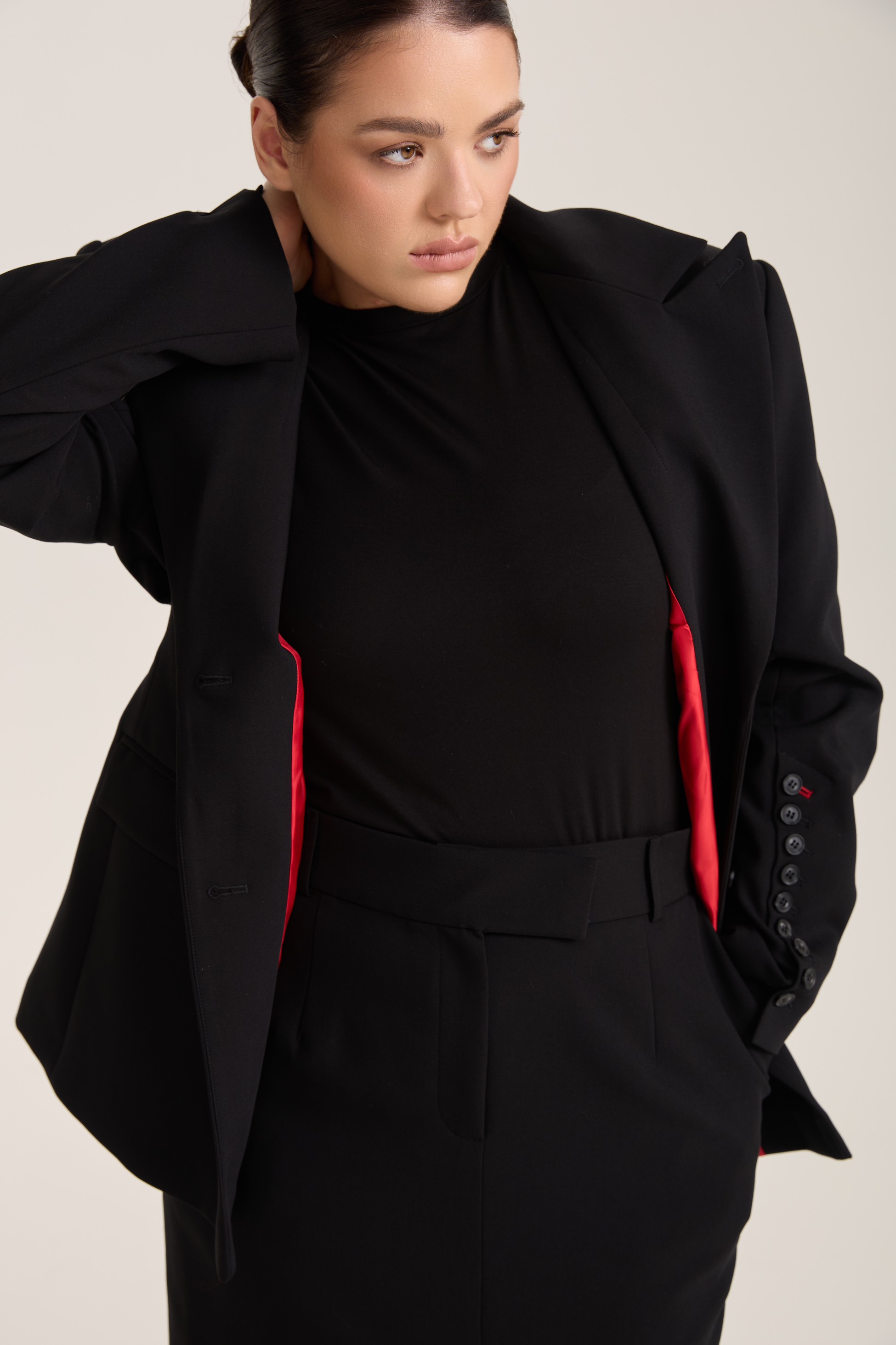 Жакет с объемными плечами, черный