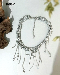 83245-kole-choker-obemnoe-iz-kamnej-s-podveskami-krestami-i-cepochkami