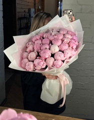 35 пионов