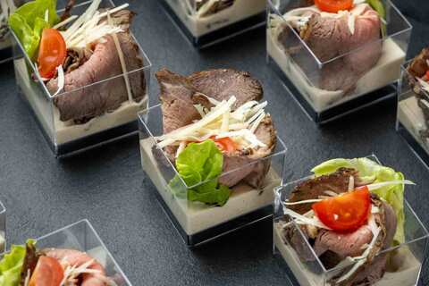 Веррин с ростбифом и соусом Вителло Тонато, 12 шт.