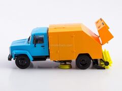 GAZ-3307 PUM-1 Sweeper 1:43 Legendary trucks USSR #101