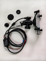 Держатель для телефона в ТРАВЕРСУ мотоцикла с подключение к АКБ, X-96