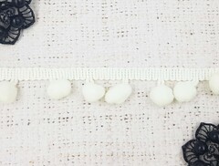Тесьма/бахрома с помпонами, ш. 2,5 см, светлый айвори
