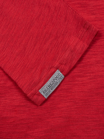 Long-sleeved V-neck red t-shirt