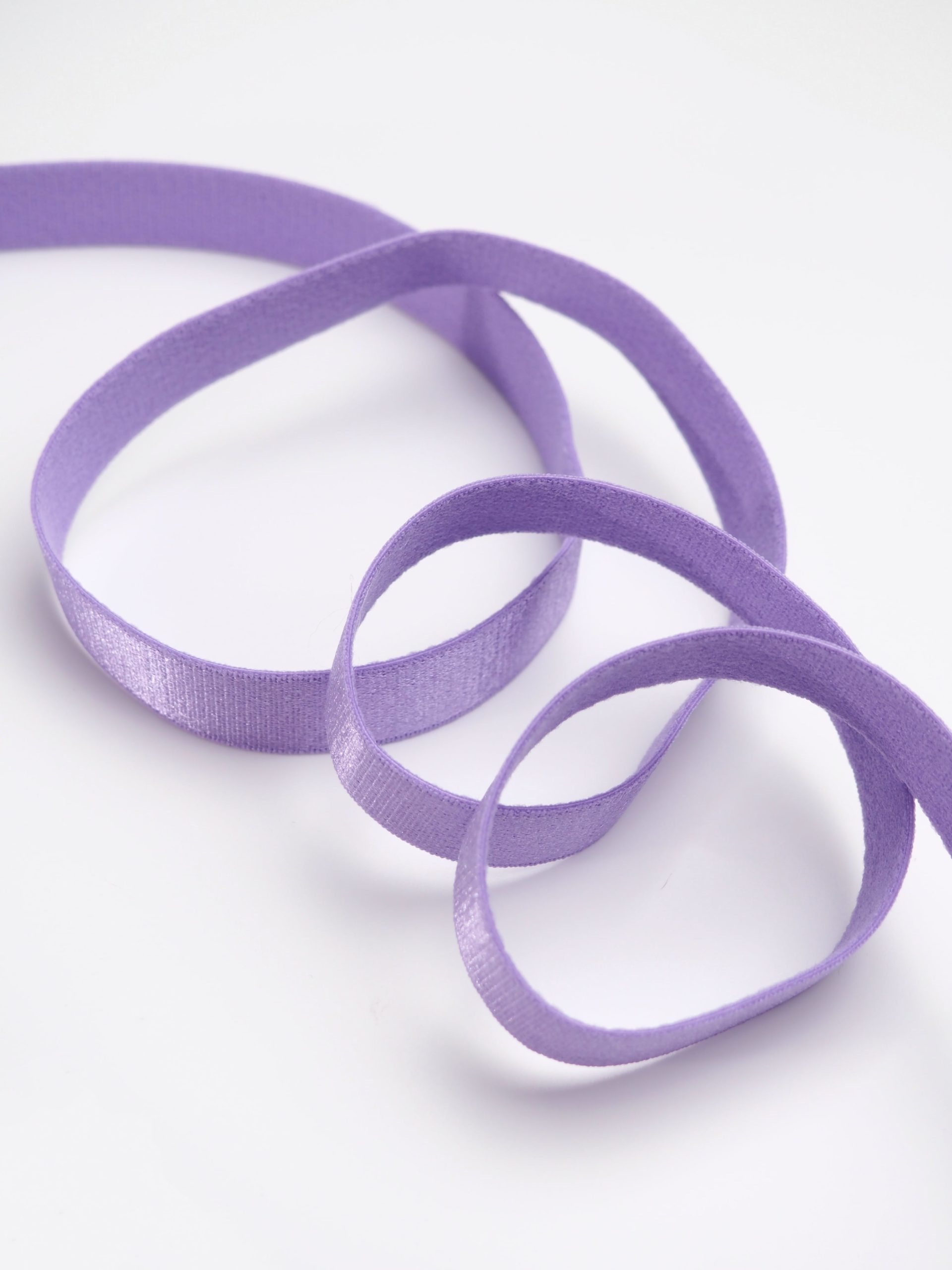 Резинка бретелечная яркая лаванда глянцевая ширина 15 мм