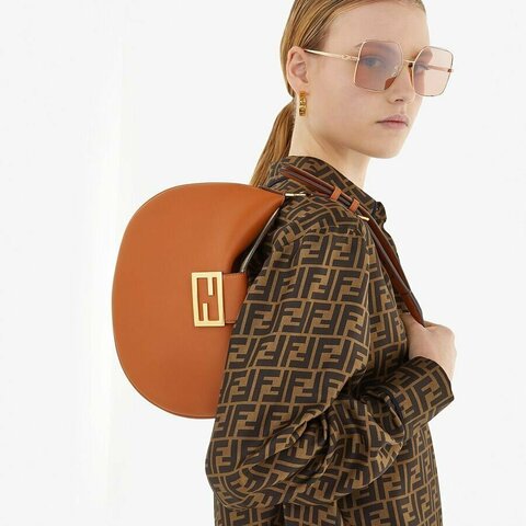 Сумка-хобо Fendi Croissant маленького формата