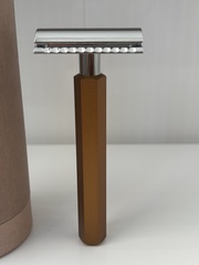 Т-образная бритва MUEHLE HEXAGON, анодированный алюминий, бронзовая закрытая голова