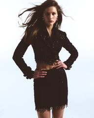 Костюм из твида с отделкой из бисера и кристаллов