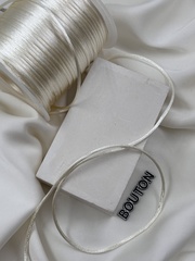 Шнур круглый атласный 0,2 мм айвори