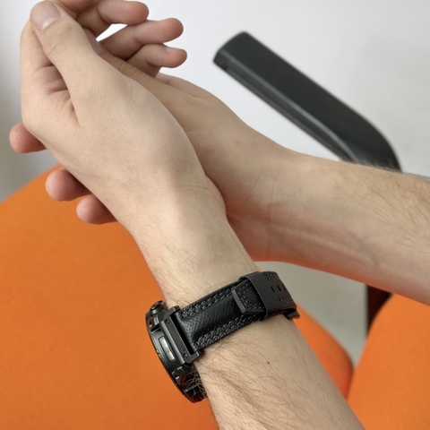 Ремешок для часов Garmin 43 mm с креплением из кожи теленка, черного цвета