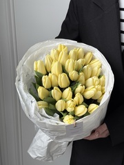 Букет из 35 лимонного тюльпана- M доступен к заказу с 3.03.2026