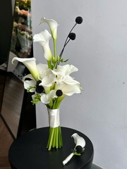 Свадебный букет из калл, фрезии и краспедии