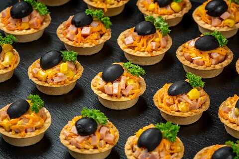 Тарталетка с ветчиной и морковью по-корейски, 20 шт.