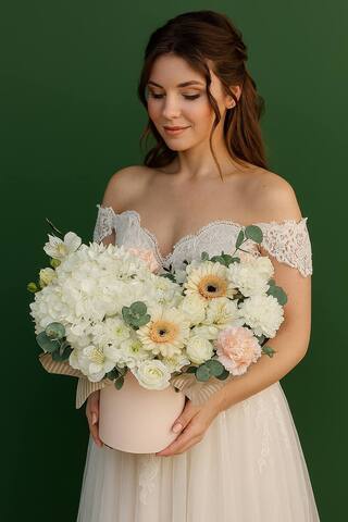 Композиция нежная в коробке