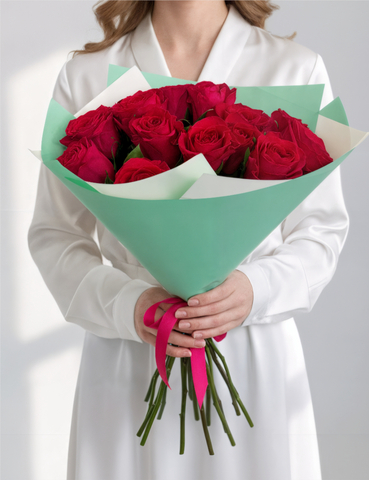 Букет из 15 красных роз