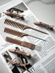 Большой набор аксессуаров для волос (гребень, расческа-вилка, расческа с хвостиком, зажимы)