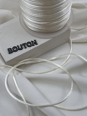 Шнур круглый атласный 0,2 мм айвори