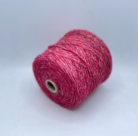 Linea Piu (пр.Италия), art.Scottish, 250м/100гр. 53%Меринос 23%Полиэстер 12% Акрил 12%Полиамид, цвет-Насыщенно-розовый на молочной основе,арт.31047