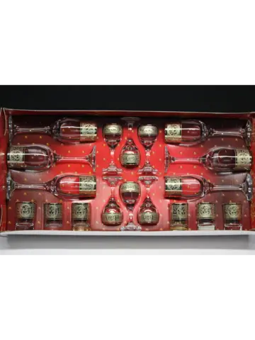 Подарочный набор 18 предметов с бокалом