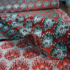 Мерный лоскут 1,2 м жаккард двусторонний красный с цветами 3096