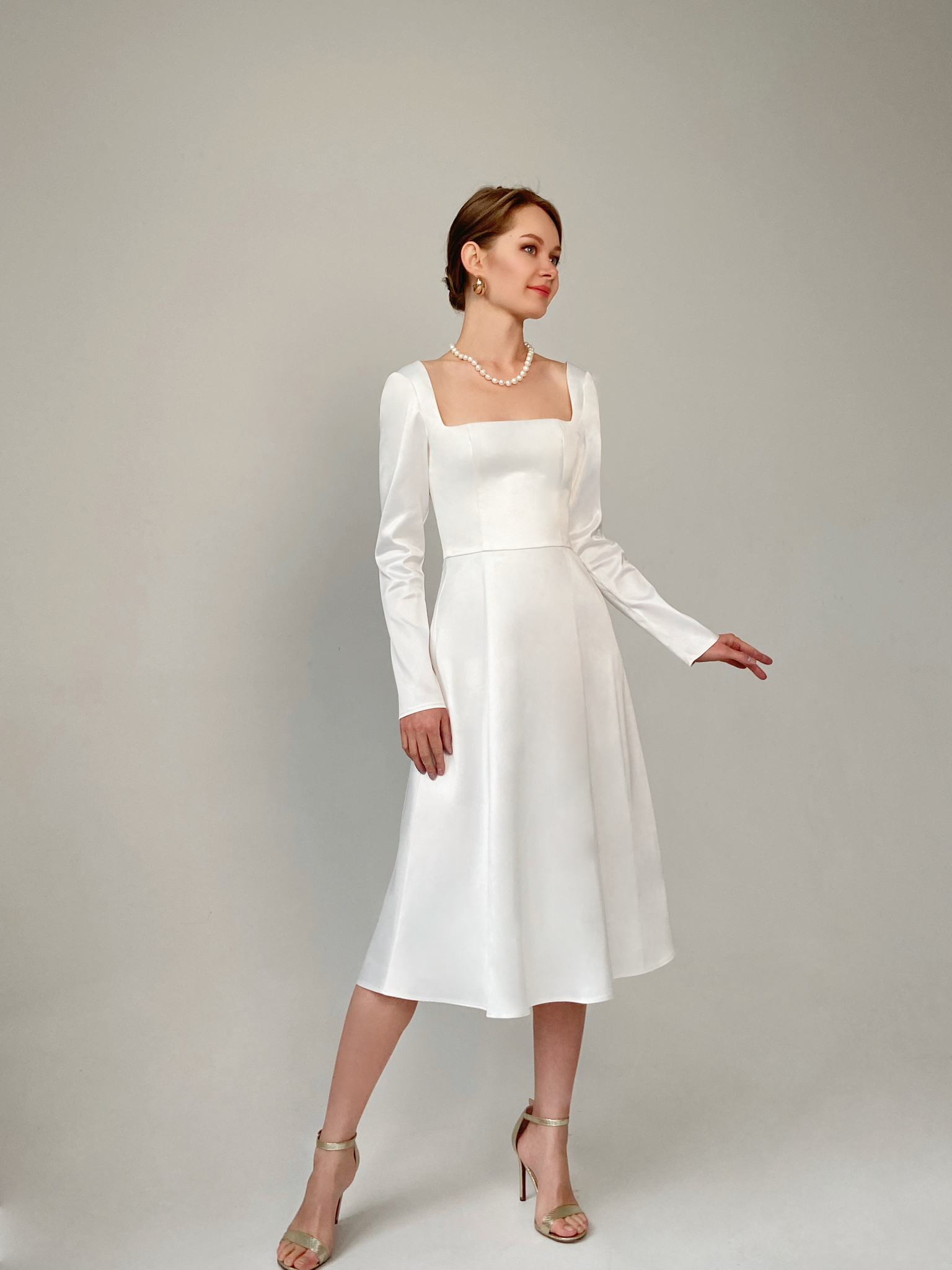 Свадебное платье миди с длинными рукавами (молочный)