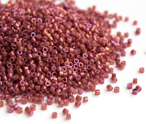 DB-1016 Metallic Iris Rhubarb Gold