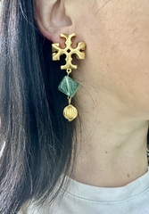 sergi-tory-burch-s-podveskami-v-vintazhnom-stile