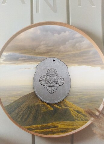 Мелонг Багуа из метеорита Муонионалуста