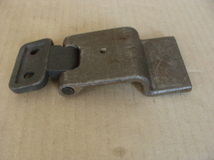 петля боковой двери УАЗ 452 на кузове верхняя (с ответной частью и осью)