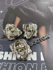 Пуговицы серебристые  Скиапар. 