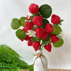 Клубника искусственная на ветке, реалистичная, пластиковая, 17-18 ягод, ветка 29 см, набор - 1 ветка
