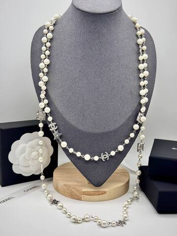 52025- Колье -сотуар длинное с жемчугом и подвесками CHANEL